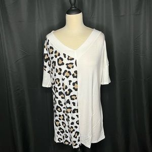 Blumin Ivory/cheetah V-Neck short sleeve/Vertical block top.